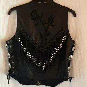 Beautiful leather vest with suede rose inlay